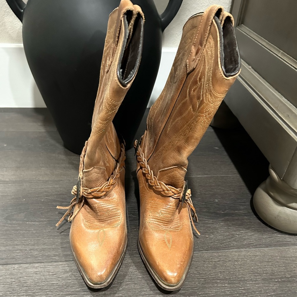 Tan Leather Women’s Boots